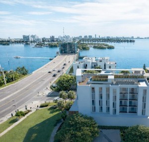 7860 NE Bayshore Ct